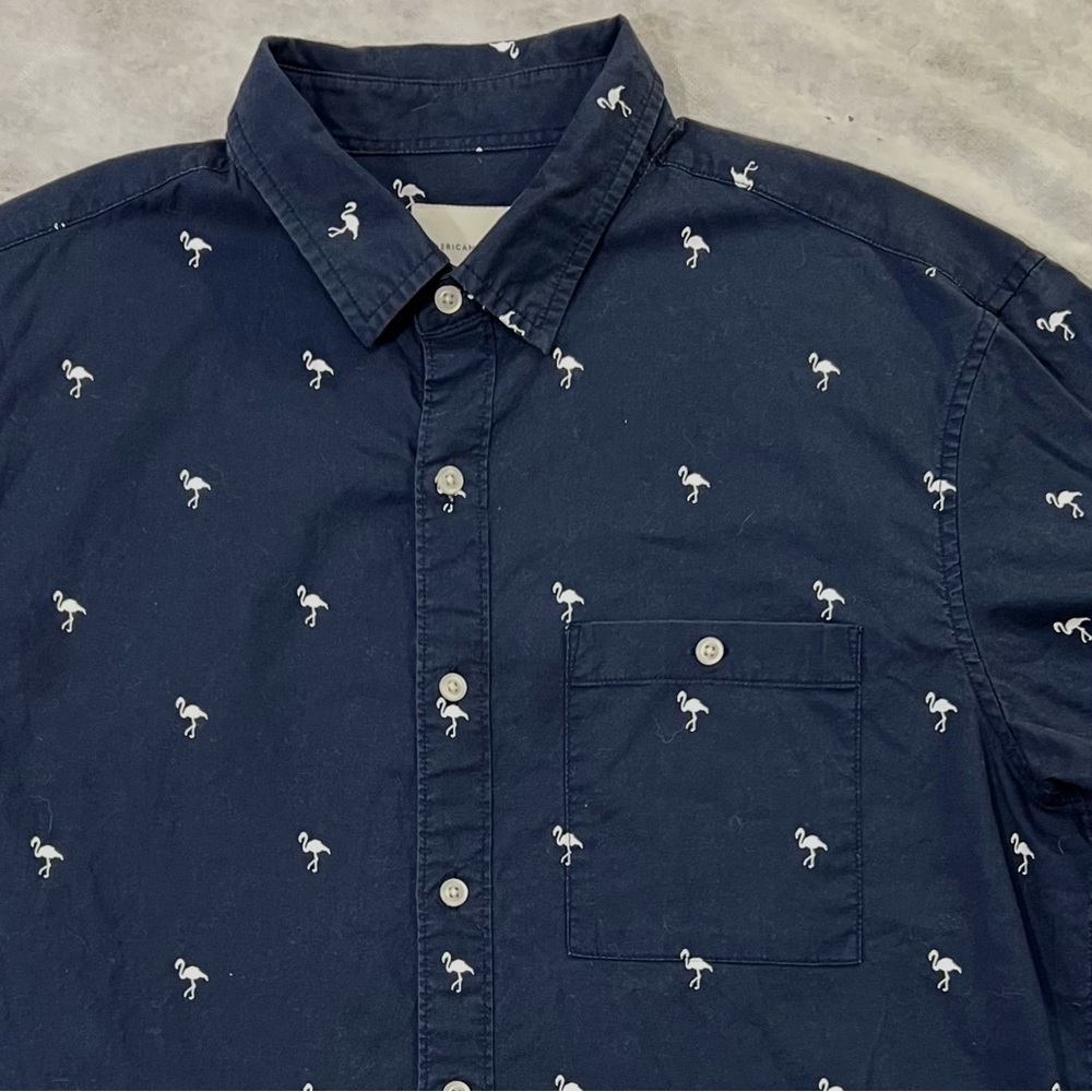 American Eagle Men’s Size Large Navy Blue Button Down Flamingos Flex Camp Shirt